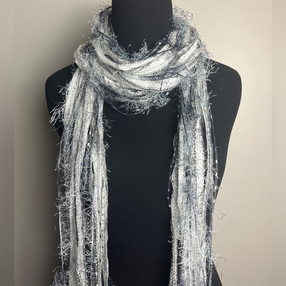 White and silver shaggy boho scarf - Picture 4 of 8